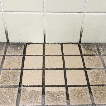 トイレタイル床汚れの掃除の仕方