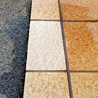 玄関タイルに発生したサビ汚れの落とし方