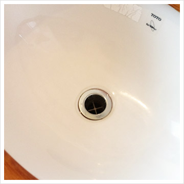 トイレの洗面台排水口