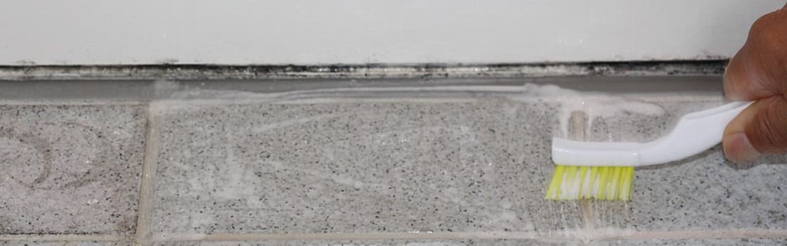 お風呂 床の白い石けんカス・水あか汚れの落とし方